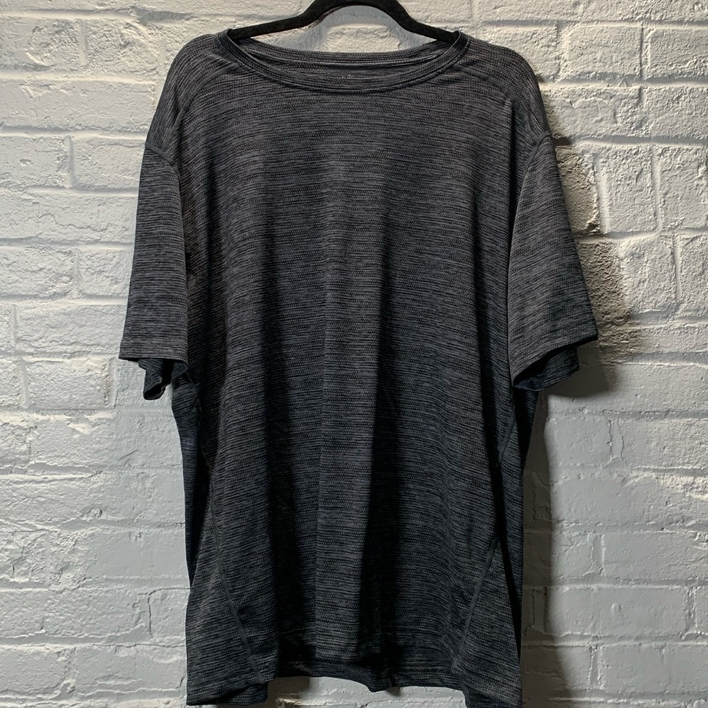 Zity men’s athletic lightweight shirt.